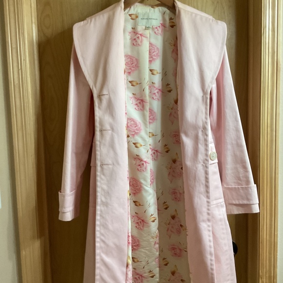 Banana Republic Jackets & Blazers - Banana Republic size small pink trench with floral lining